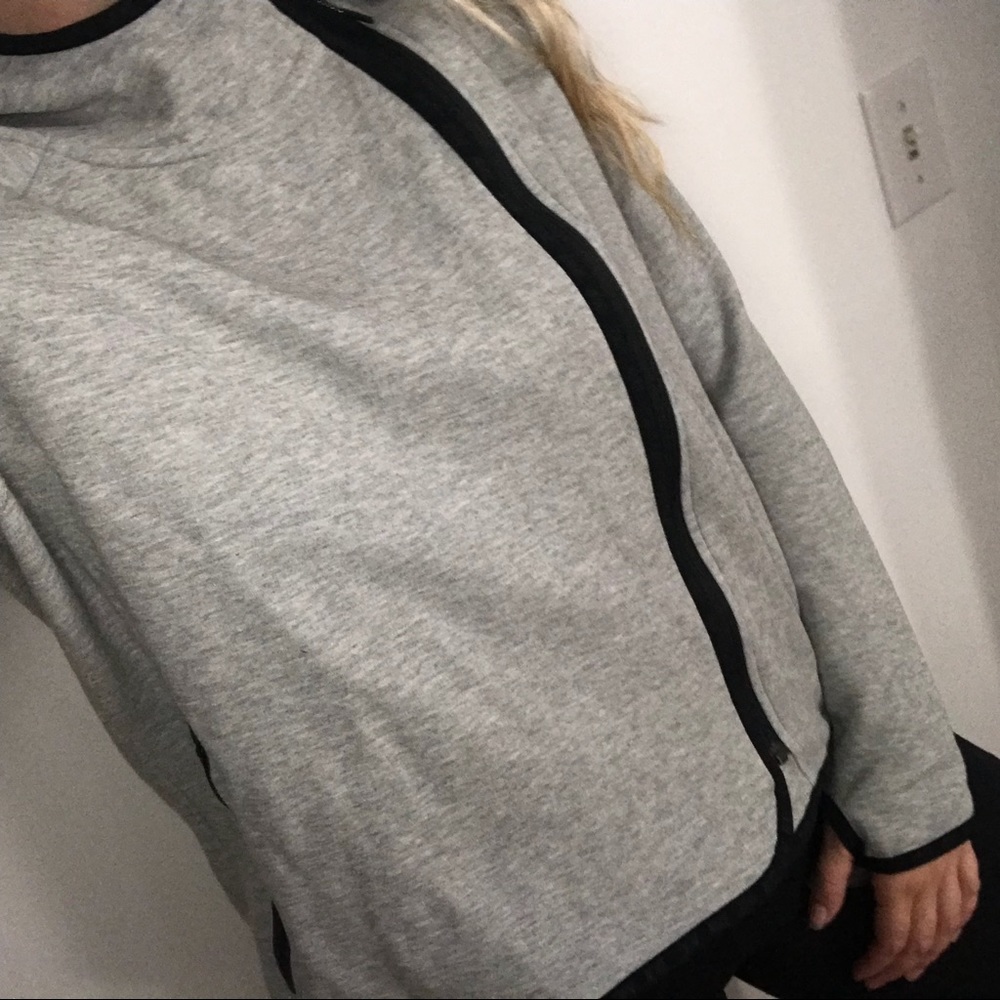 Nike tech cape jacket